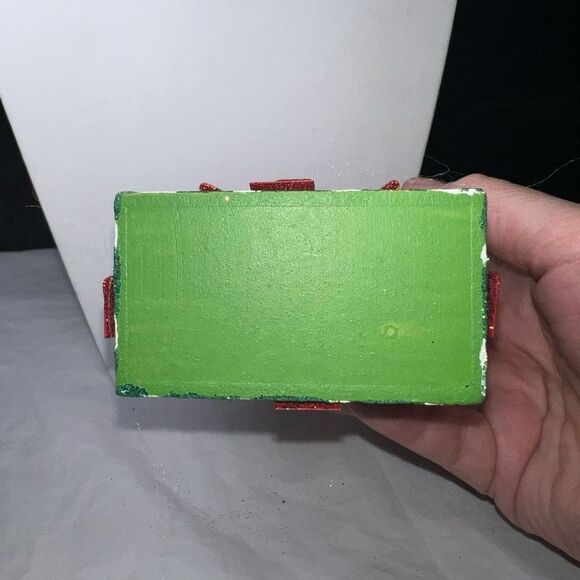 Pier‎ One Wooden Super Sparkle Present Ornament - Picture 6 of 9